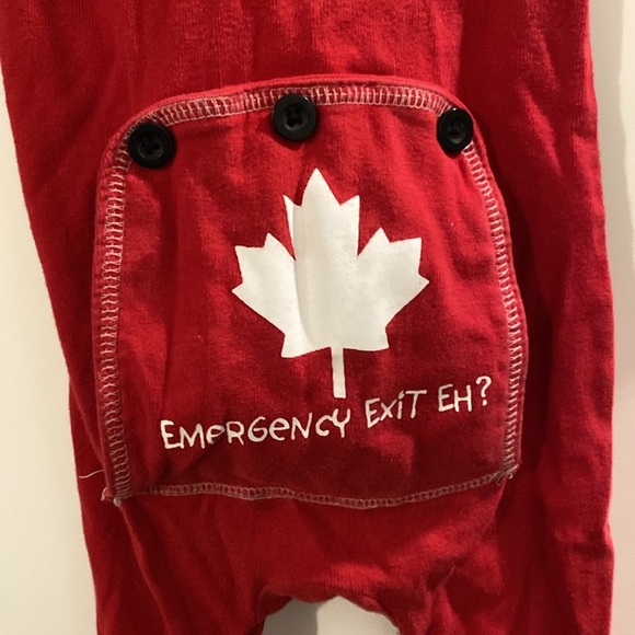 ♦️5 for $15♦️ 12-18month boy girl toddler baby footless pj Canada theme - Picture 6 of 7